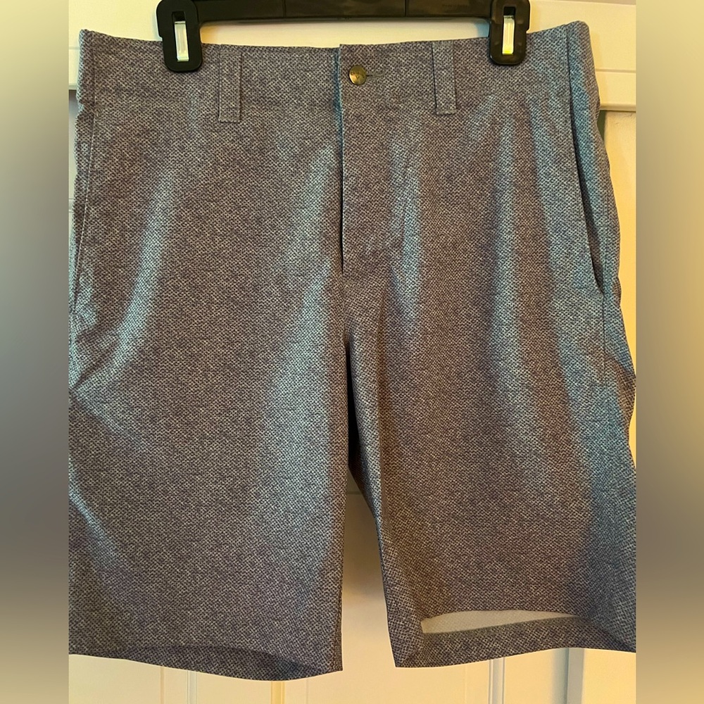 Men’s Callaway golf shorts